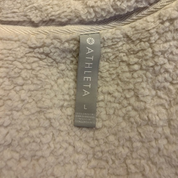 Athleta Tugga Sherpa Jacket, size large. - Picture 6 of 9